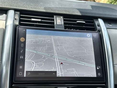 Certified 2025 Land Rover Discovery Dynamic SE image 24