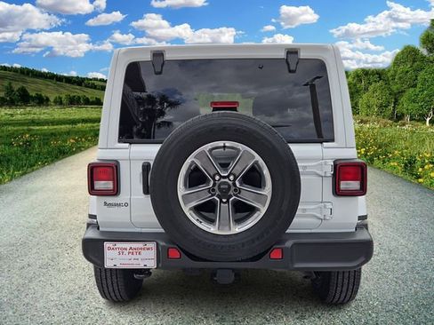 Certified 2022 Jeep Wrangler Unlimited Sahara image 5