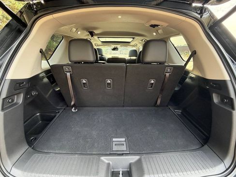 Used 2025 Honda Pilot Elite image 16