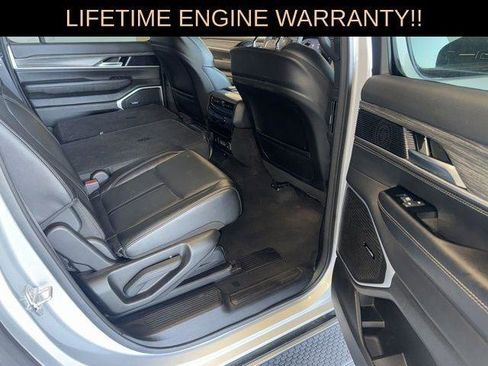 Certified 2024 Jeep Wagoneer L Series II w/ Flexible Seating Group AWD/4WD image 35