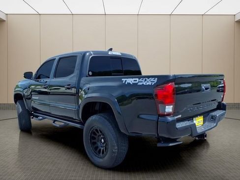 Used 2018 Toyota Tacoma TRD Sport AWD/4WD image 13