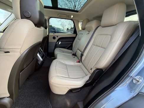 Used 2018 Land Rover Range Rover Sport HSE AWD/4WD image 34