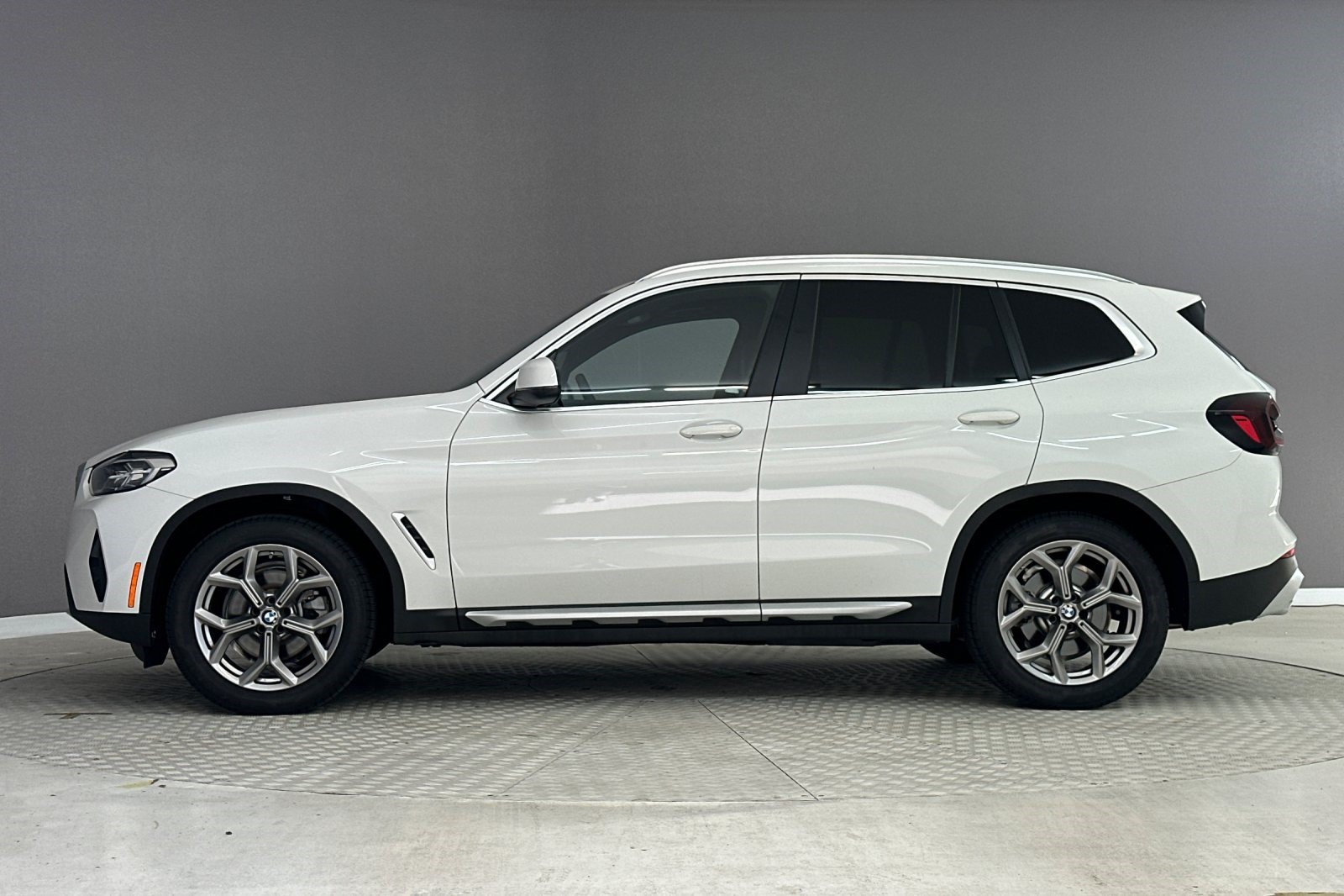 Certified 2023 BMW X3 xDrive30i w/ Convenience Package w/ZPA AWD/4WD image 2
