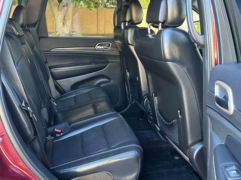 Used 2017 Jeep Grand Cherokee Limited w/ Luxury Group II image 22