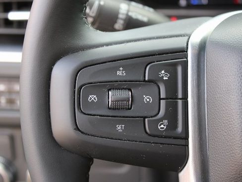 Used 2023 GMC Yukon SLT w/ SLT Premium Package image 14