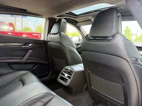 Used 2017 Maserati Quattroporte S GranSport RWD image 30