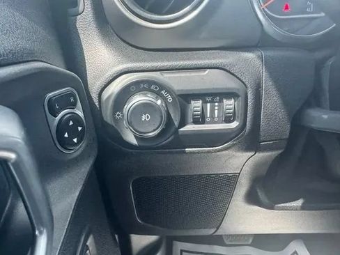 Used 2021 Jeep Wrangler Sport AWD/4WD image 19