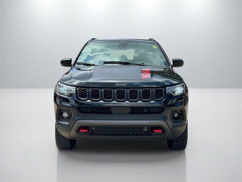 Used 2024 Jeep Compass Trailhawk image 2