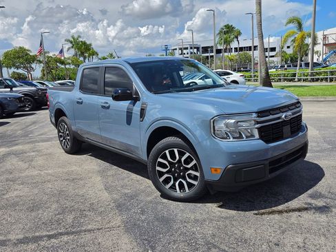 Used 2024 Ford Maverick Lariat FWD image 2