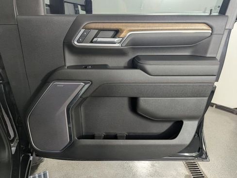 Used 2024 Chevrolet Silverado 2500 High Country w/ High Country Premium Package AWD/4WD image 27