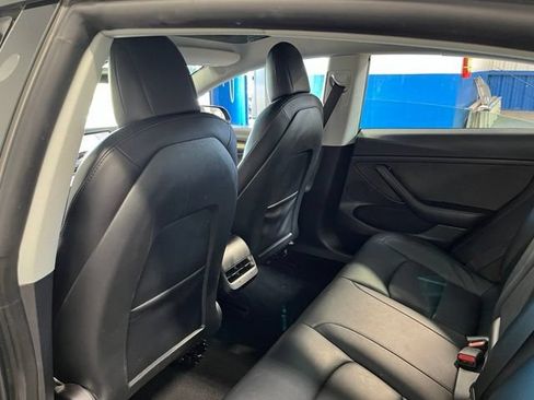 Used 2022 Tesla Model 3 Long Range AWD/4WD image 17