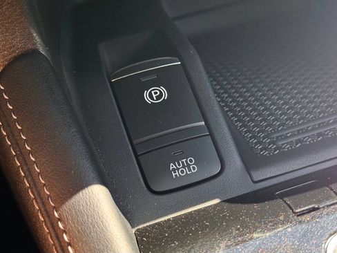 Used 2024 Nissan Kicks SR FWD image 32