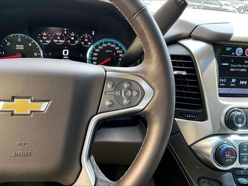 Used 2017 Chevrolet Suburban LT RWD image 25