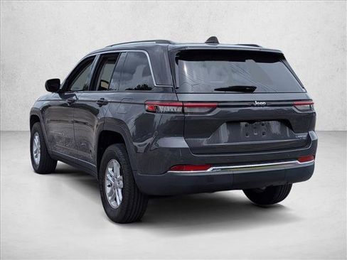Used 2023 Jeep Grand Cherokee Laredo RWD image 6