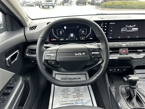 Used 2025 Kia K4 EX image 14