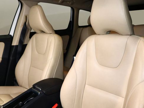 Used 2016 Volvo XC60 T6 Platinum w/ Climate Package image 15