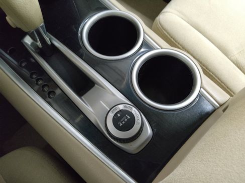 Used 2014 Nissan Pathfinder S image 26