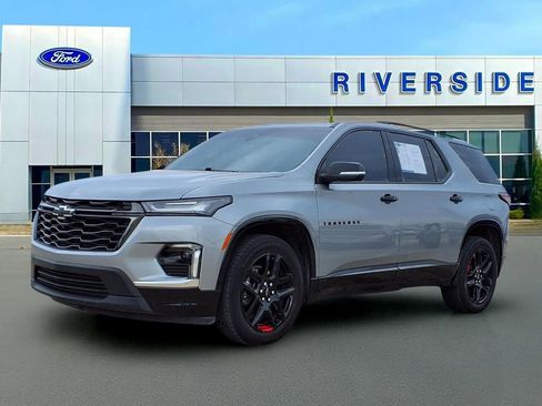 Used 2023 Chevrolet Traverse Premier w/ Redline Edition image 3