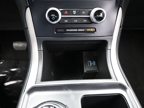 Certified 2022 Ford Edge SE w/ Black Appearance Package image 14