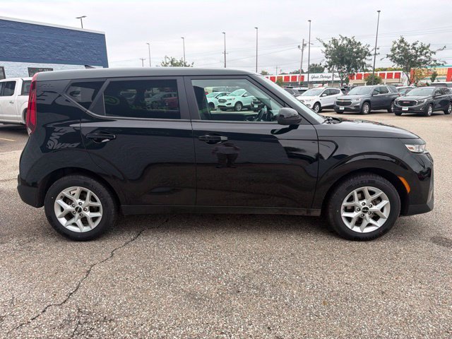 Used 2022 Kia Soul S FWD image 6