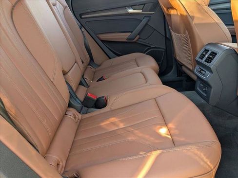 Certified 2025 Audi Q5 2.0T Premium Plus image 18