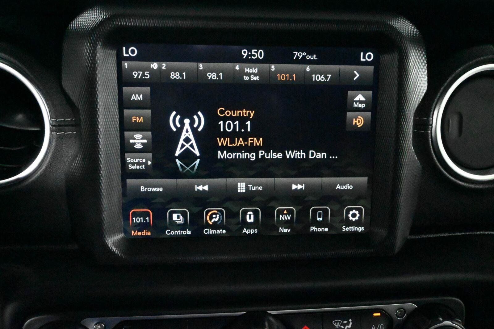 Used 2021 Jeep Wrangler Unlimited Sahara AWD/4WD image 25