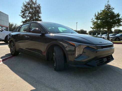Used 2025 Kia K4 FWD image 4