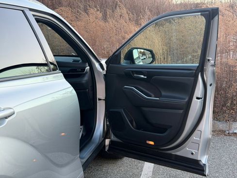 Used 2021 Toyota Highlander XSE image 15