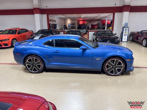 Used 2013 Chevrolet Camaro SS w/ Hot Wheels Special Edition RWD image 6
