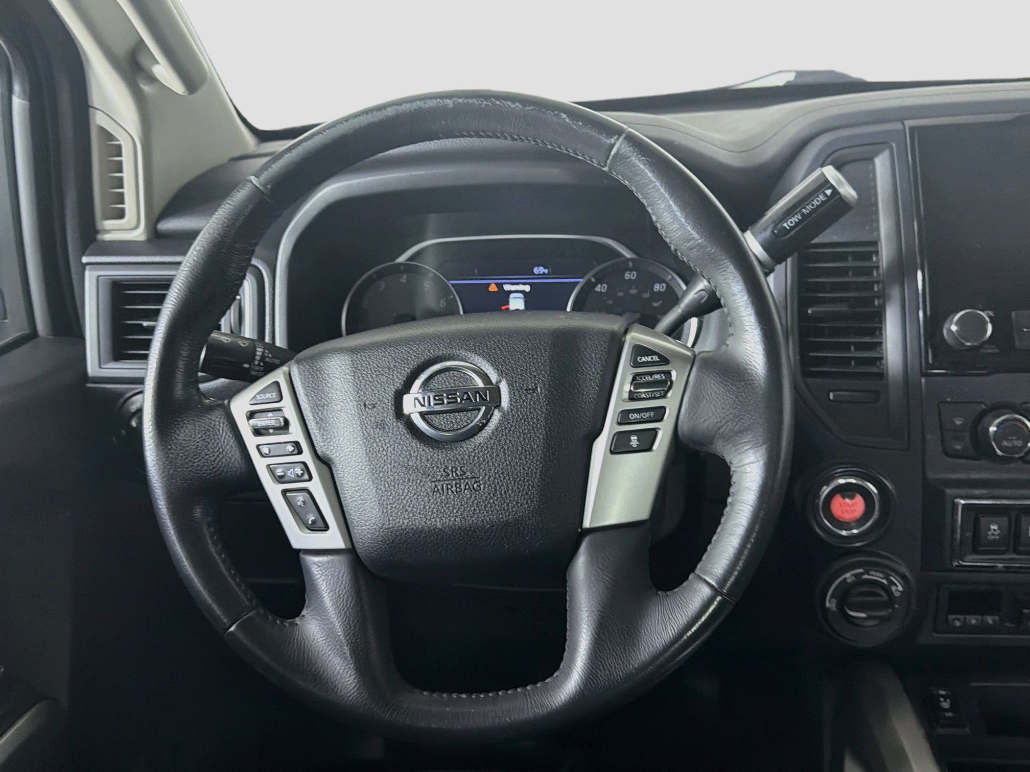 Used 2022 Nissan Titan SV w/ SV Convenience Package AWD/4WD image 17