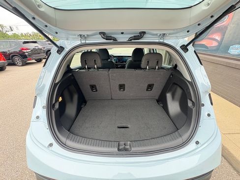 Used 2023 Chevrolet Bolt LT FWD image 32