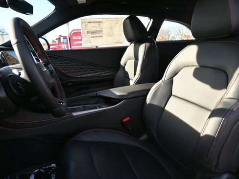 New 2024 Dodge Charger R/T w/ Plus Group image 11