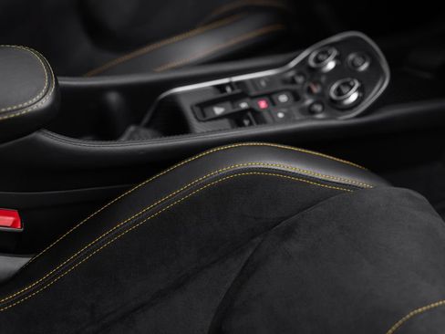 Used 2019 McLaren 570S Spider RWD image 23