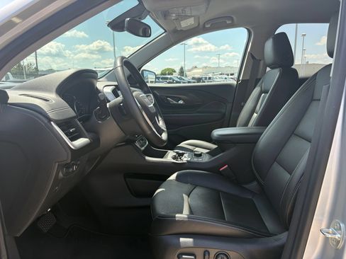 Used 2022 GMC Terrain SLT w/ Infotainment Package II FWD image 16