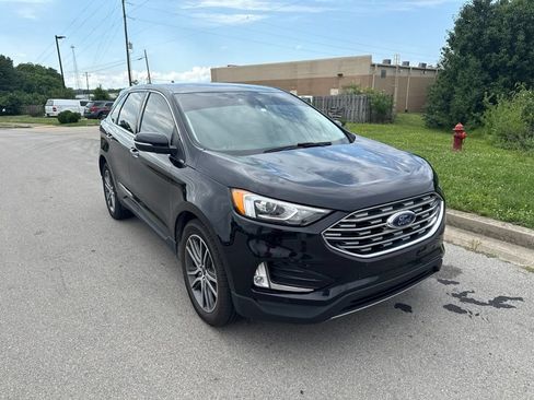 Used 2021 Ford Edge Titanium w/ Class II Trailer Tow Package AWD/4WD image 2