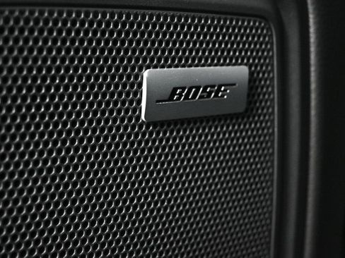 Certified 2026 Porsche Macan image 7