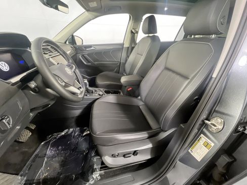 Used 2023 Volkswagen Tiguan SE AWD/4WD image 20