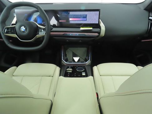 Used 2025 BMW X3 xDrive30i w/ Premium Package image 13