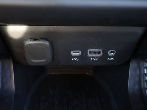 Used 2022 Chevrolet TrailBlazer LT w/ Sun and Liftgate Package AWD/4WD image 29