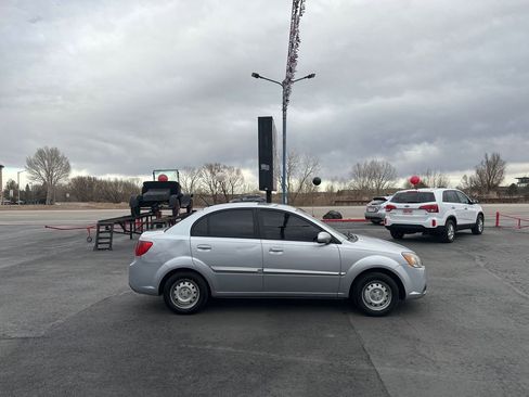 Used 2011 Kia Rio Sedan image 2