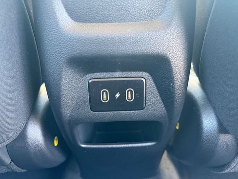 Used 2025 Hyundai Venue SEL FWD image 33