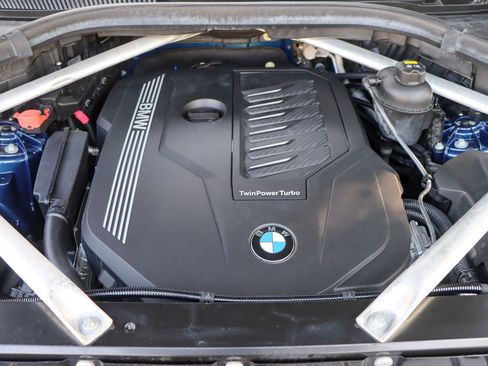 Used 2019 BMW X5 xDrive40i w/ M Sport Package AWD/4WD image 43