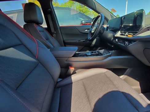 Used 2025 Chevrolet Equinox RS image 4