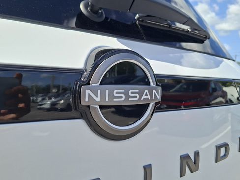 New 2026 Nissan Pathfinder Platinum AWD/4WD image 16