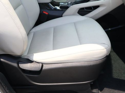 Used 2025 Kia Telluride S FWD image 17