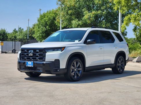 Used 2026 Honda Pilot Sport image 3