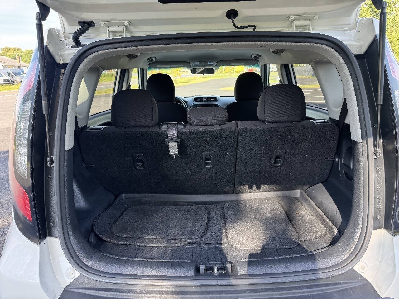 Used 2015 Kia Soul FWD image 23