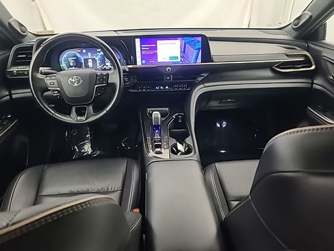 Used 2024 Toyota Crown AWD/4WD image 21