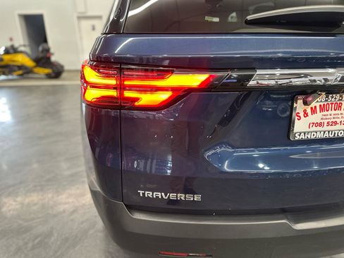 Used 2023 Chevrolet Traverse LS image 11