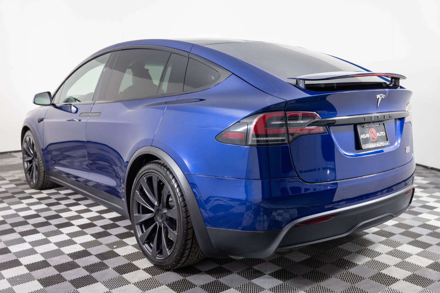 Used 2023 Tesla Model X Plaid AWD/4WD image 4